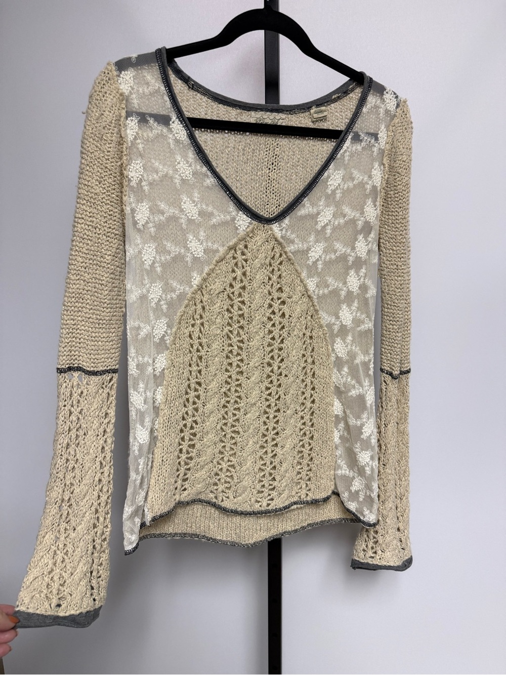 gimmicks by BKE Beige Crochet Lace V-Neck Tunic Size S Mixed Media Fairy Boho